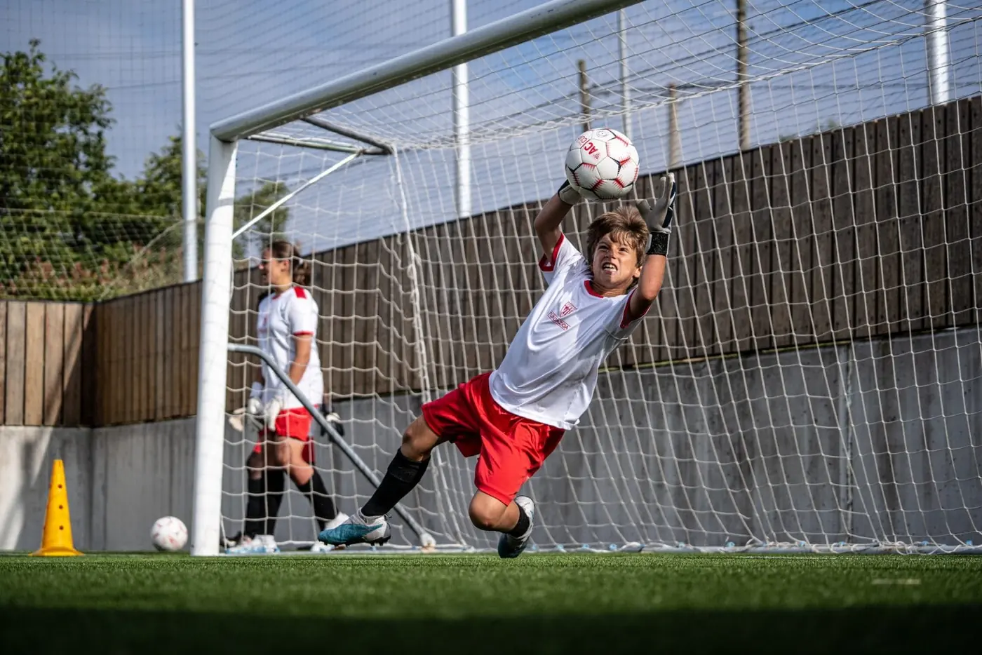 Portero parando un balón